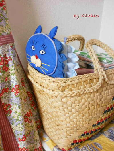 見せる収納 カゴ 楽しいキッチン 猫グッズ