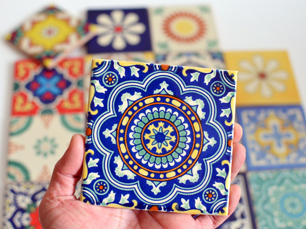 Buntes Set mit PREMIUM mexikanischen Fliesen, ca. 11x11 cm.