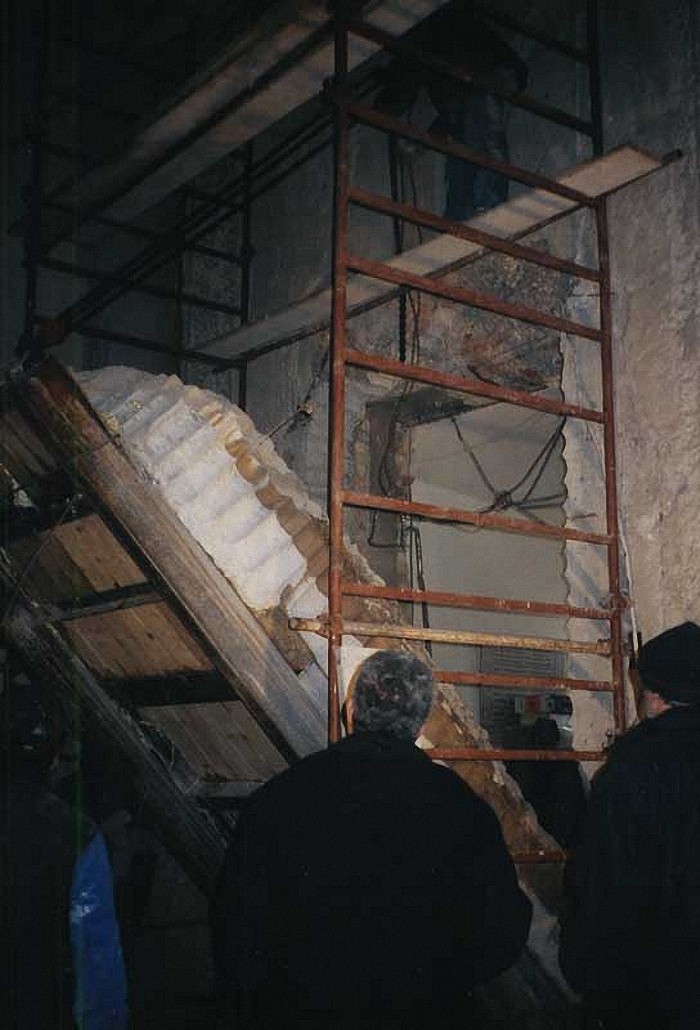 Mihrab  postavljen 1943 godine nakon 60 godina napustio je svoje zdanje i sada je izložen u Islamskom centru u Zagrebu 