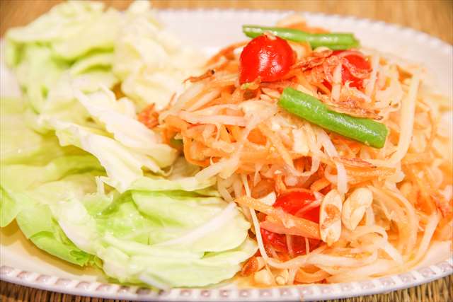 ソムタム/パパイヤサラダ（辛さ4）