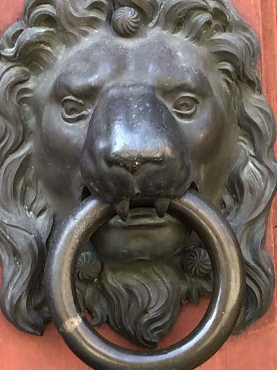 Gespenstertour durch Augsburg: gruseliger Hüter der Tore