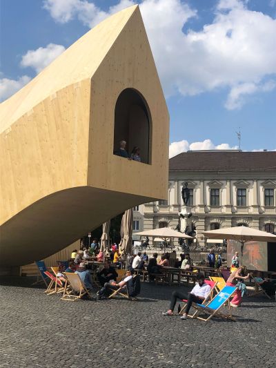 ein stilisiertes Haus der Fuggerei zum 500. Jahrestag