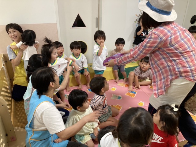 「あ！柿だ～！次はなに～？」とどんどん出てくる作物に釘付け！