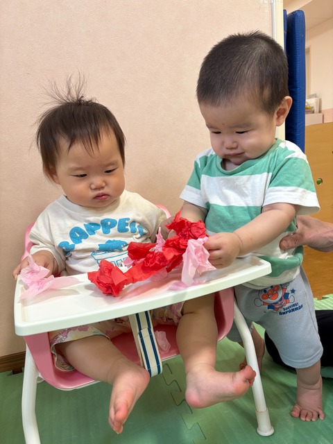 0歳児さんは甘～いイチゴを