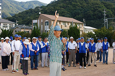 前年度優勝者の選手宣誓でプレイボール！