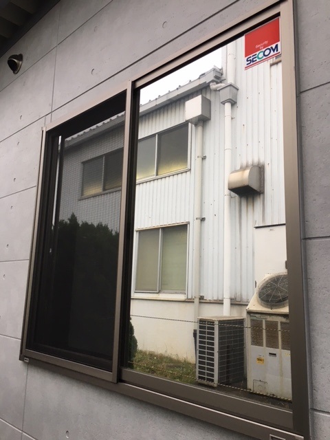 侵入者から守る。防犯フィルム