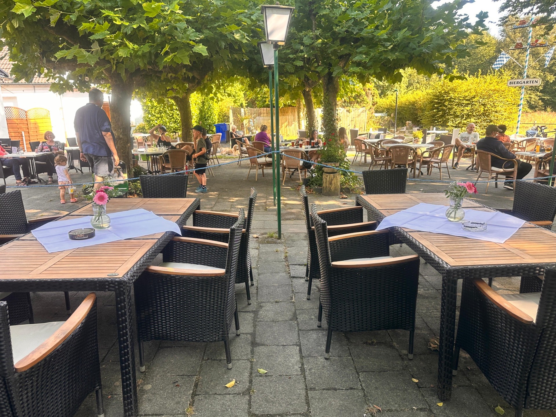 Unser Biergarten - waldfrieden-viersens Webseite!