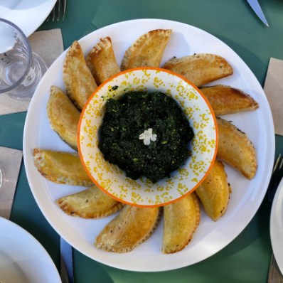 empanadas veggies ortie/rumex pulcher/plantain 