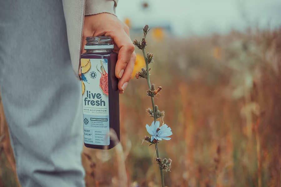 LiveFresh bietet verschiedene Pakete an, darunter Wellness-Säfte, Ingwer-Shots und Saftkuren für unterschiedliche Zeiträume.