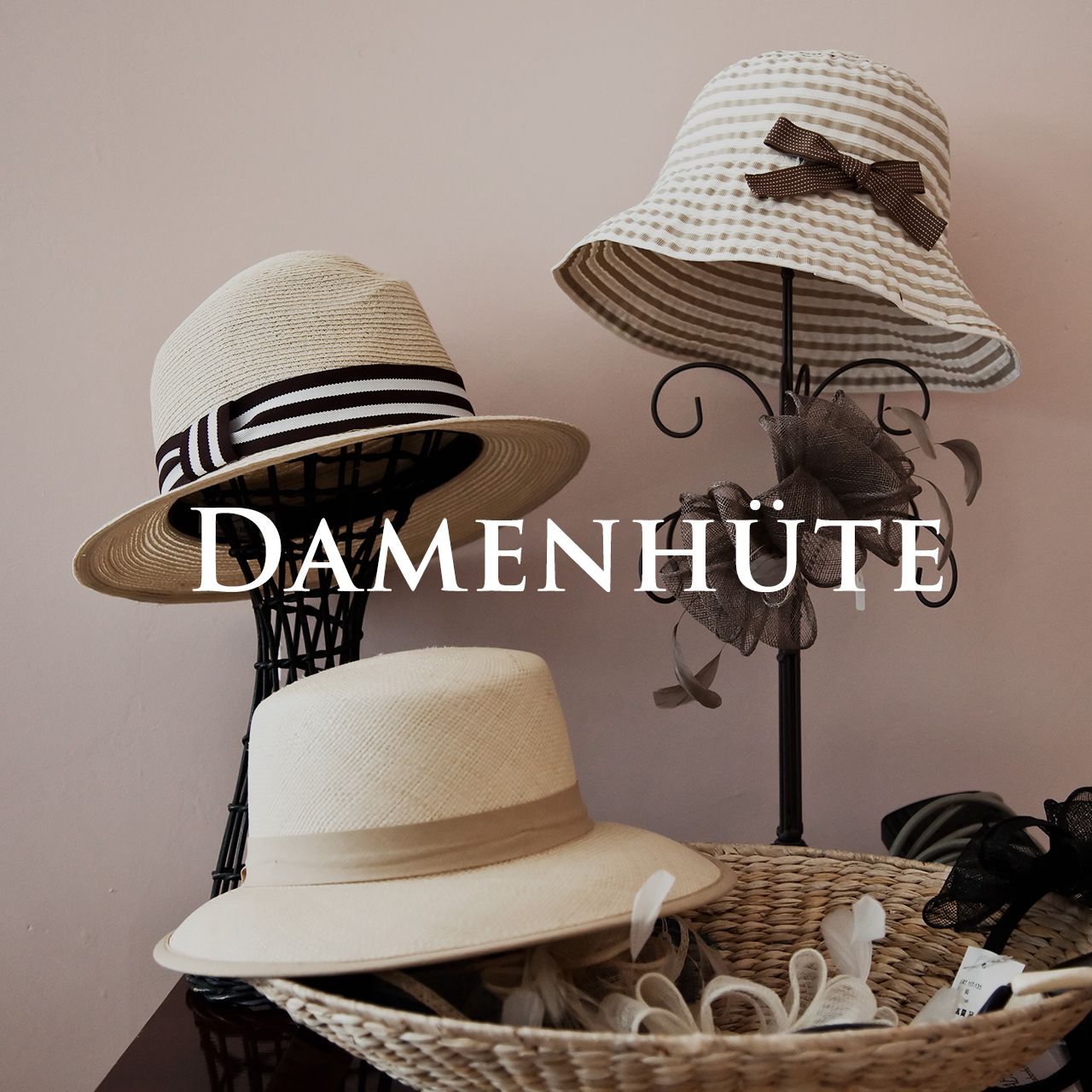 Der Hutsalon Bollmann fertigt Hüte, Fascinators und Kopfbedeckungen auch individuell von Hand.