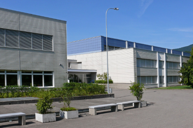 Kreisschule Mittelgösgen aus Südosten