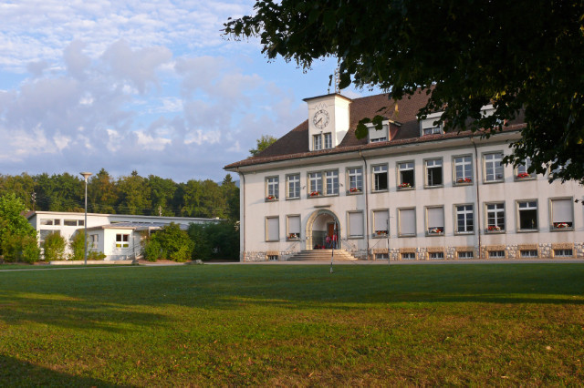 Kindergarten, Kleinfeldschulhaus Südfront