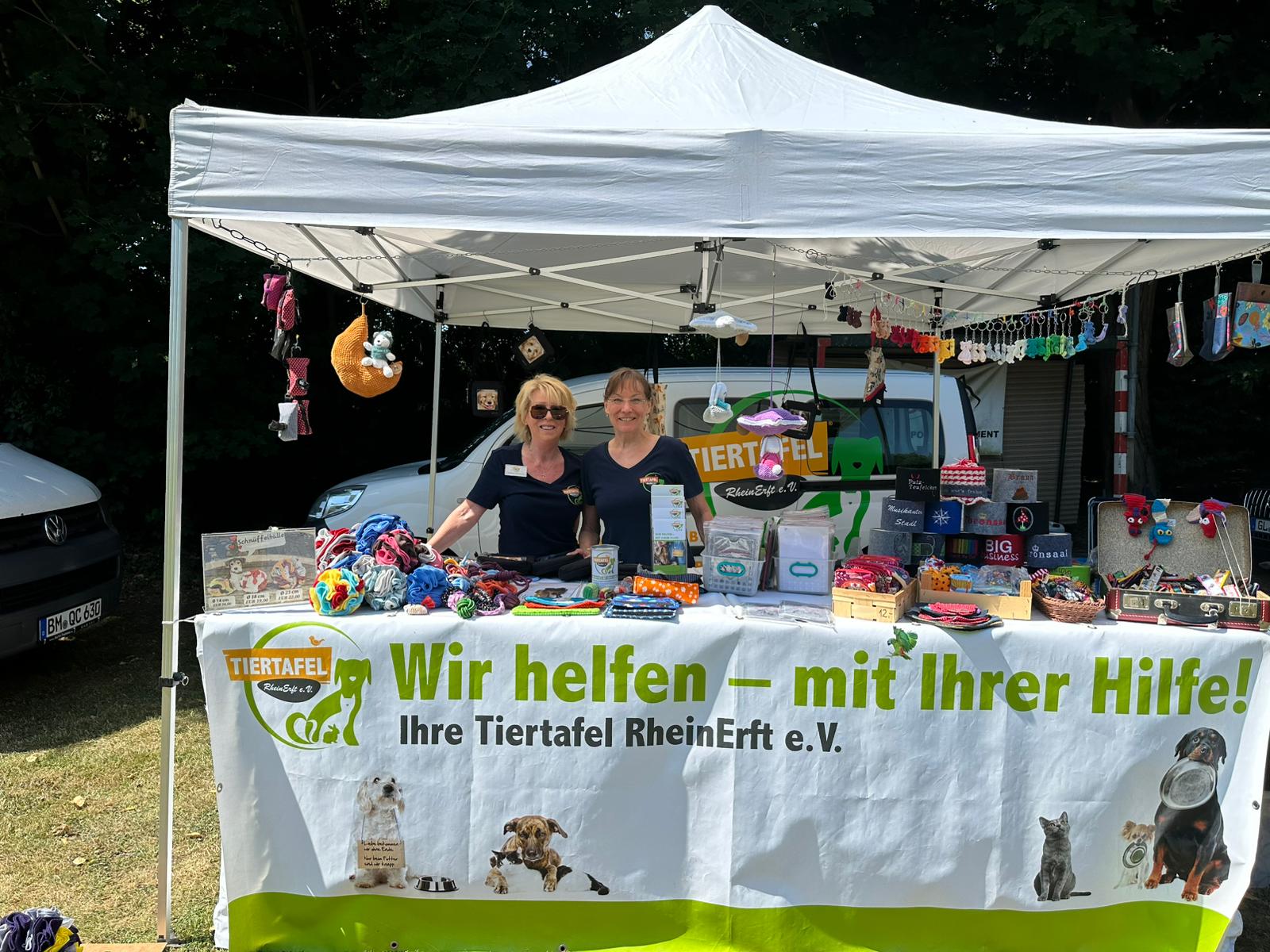 Unsere Tiertafel auf dem 1. Hürther Hundetag