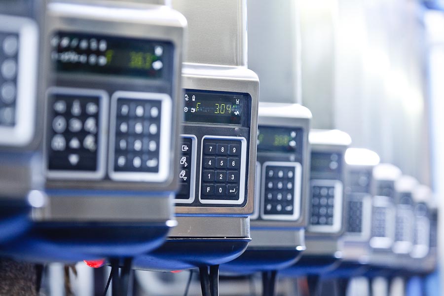 Управление стадом в скотоводстве программное обеспечение. Система управления стадом. Доильная система для коров схема. Farmers trainings. Система управления стадом.