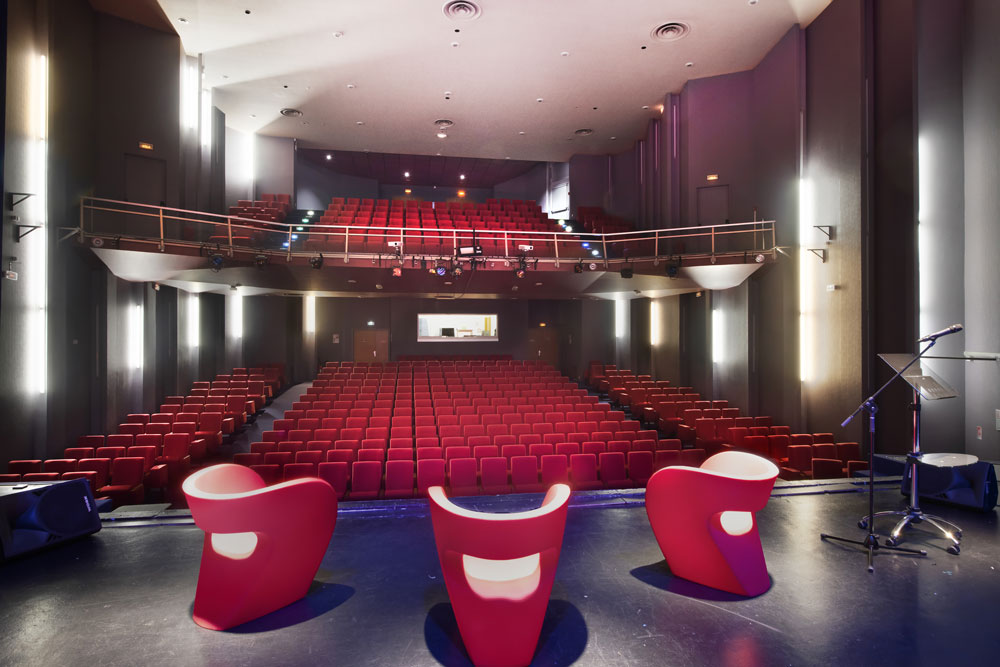 Salle de congrès des Hyvans - ©Savignard