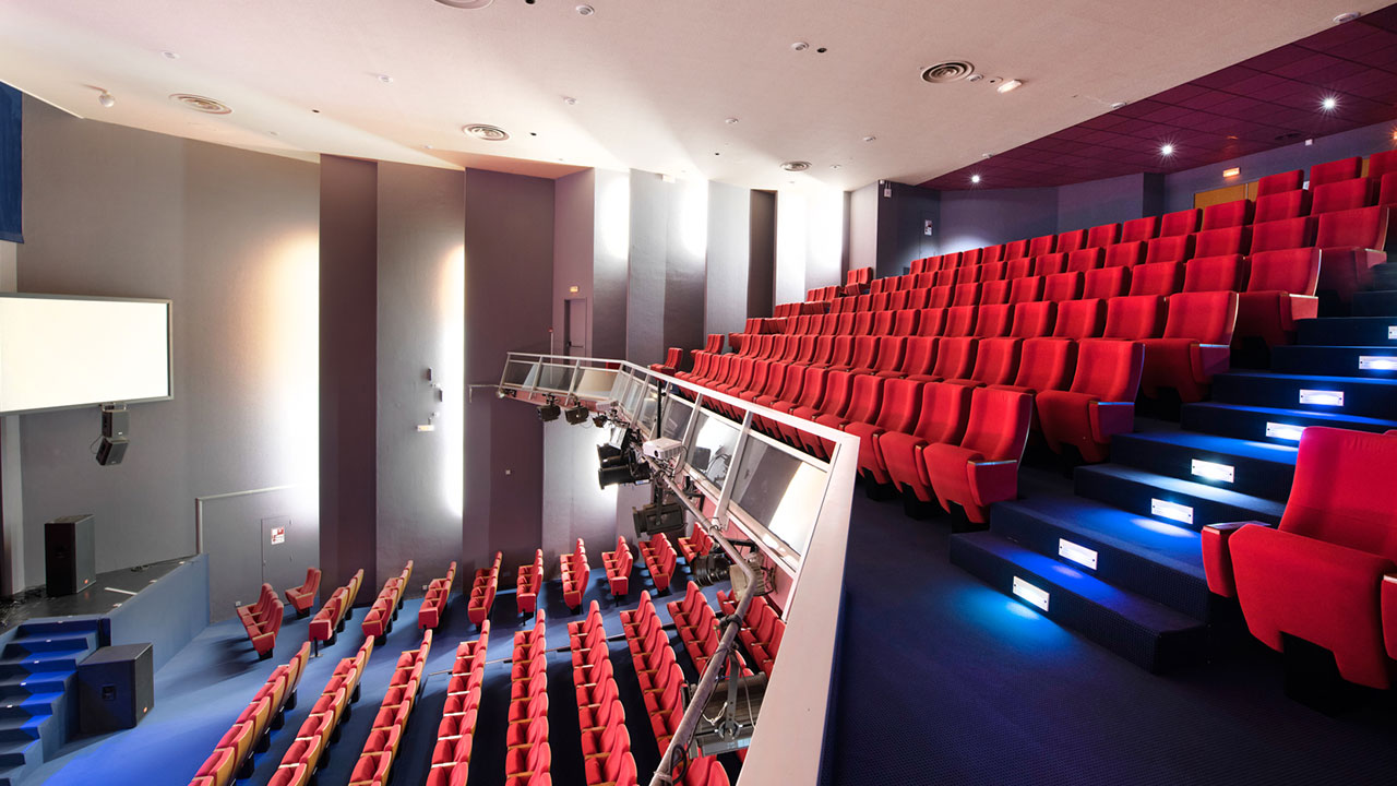 Salle de congrès des Hyvans - ©Savignard