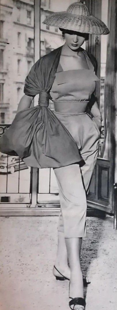 Collection Haute Couture _Printemps _ Eté 1957