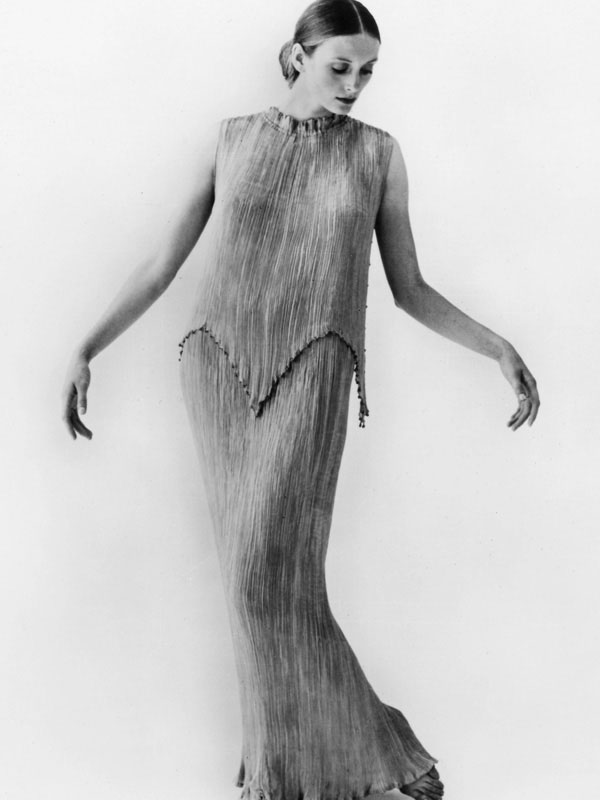 Vestido "Delphos" fotografiado por Cecil Beaton