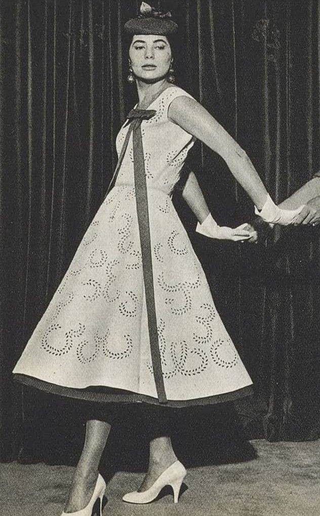 Vargas Ochagavia_Collection Haute Couture _Printemps _ Eté 1956