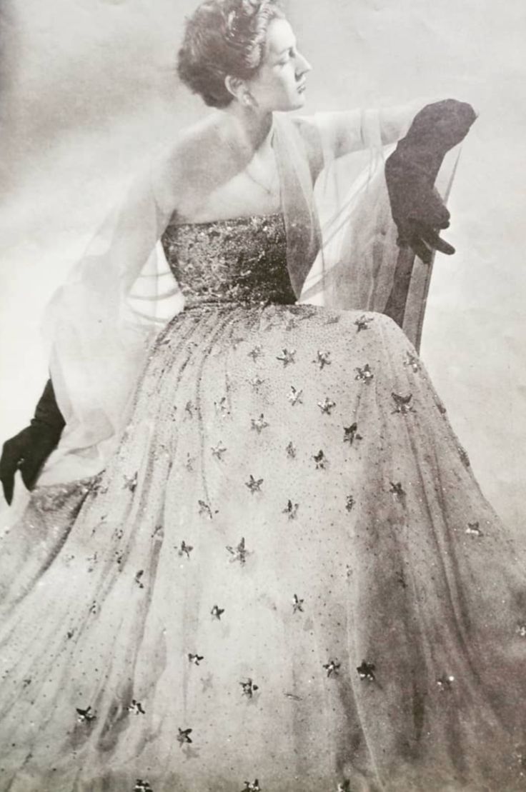 Manuel Pertegaz _Collection Haute Couture _Automne _ Hiver 1946-47