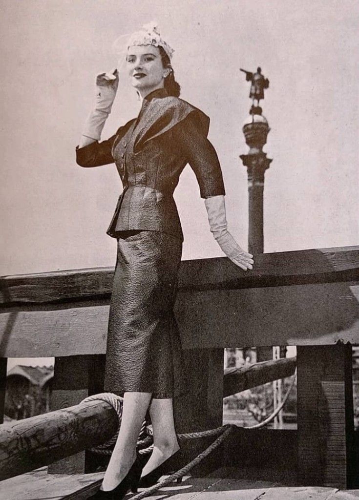 Collection Haute Couture _Printemps _ Eté 1954