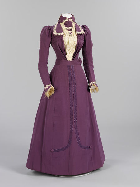 Conjunto de vestido de novia 1899. (Museo de Victoria y Alberto)