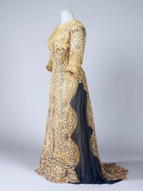 María Molist 1911. Confeccionado en tul de seda, encaje y ganchillo de lino