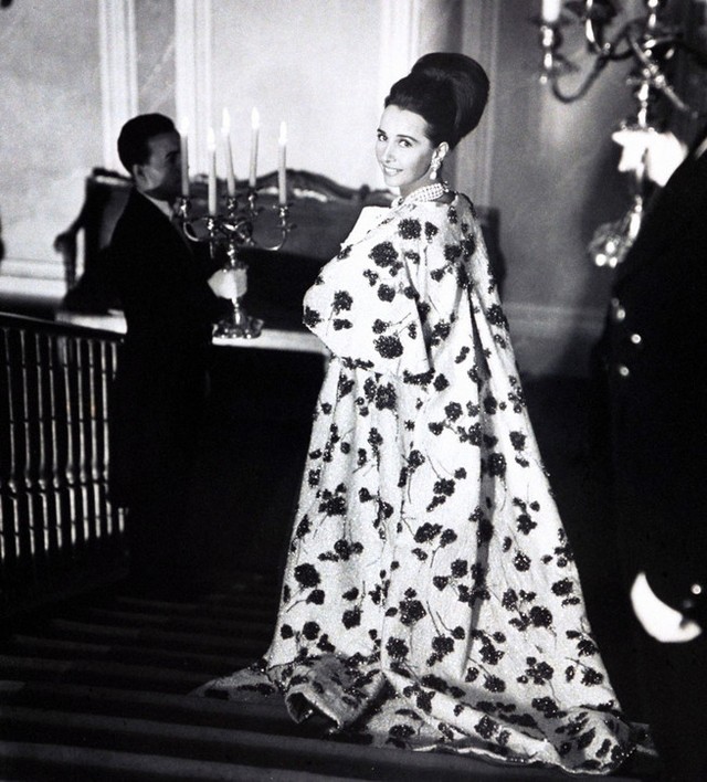 Aline Griffith, fotografiado por Henry Clarke (Vogue, 1963)