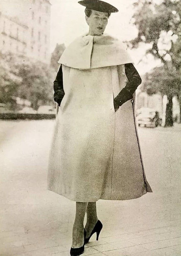 Pedro Rodriguez _Collection Haute Couture _Automne _ Hiver 1955-56.