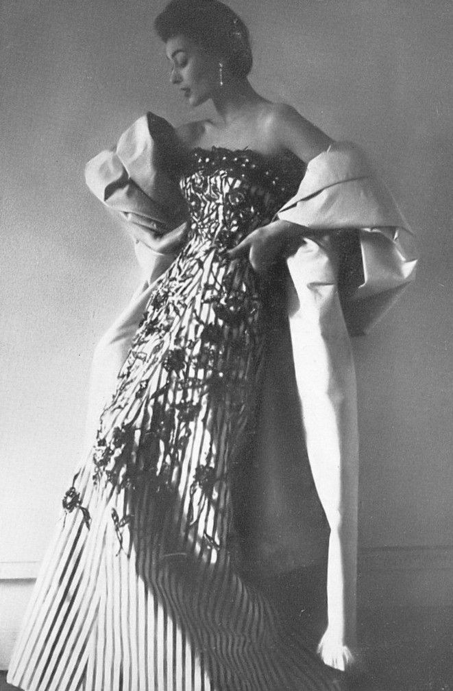Manuel Pertegaz_Collection Haute Couture _Printemps _ Eté 1953