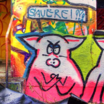 Graffiti in der ehemaligen Schweinehalle in Hanau, Foto: Roland Grimm, 2008