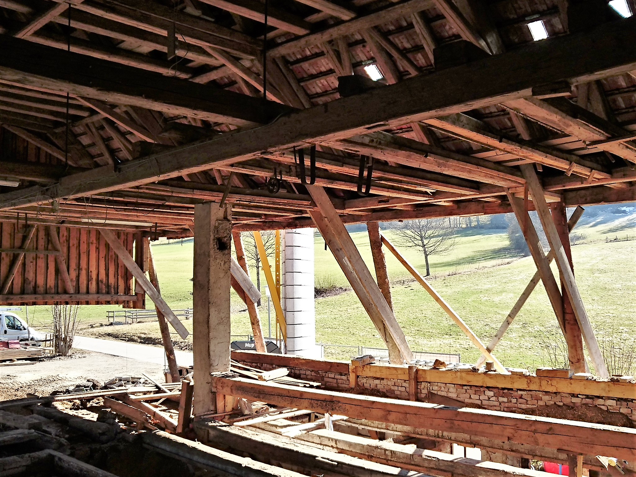 Teilabbruch und Bauphase, Sanierung Bauernhof in Grünenbach