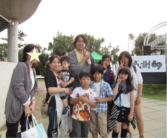『武田双雲先生と　記念写真＠世界感謝の日』　（2014年6月）