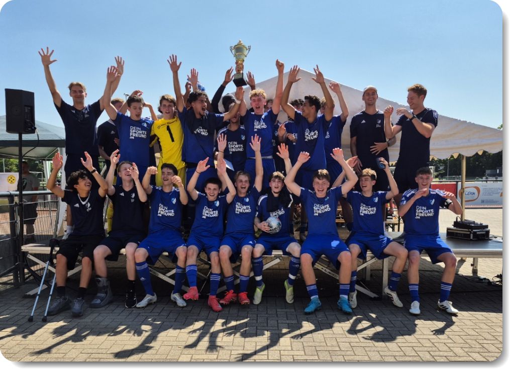 SVG Neuss-Weissenberg feiert Pokaltriumph – Zwei Titel bei den Kreispokalfinals!