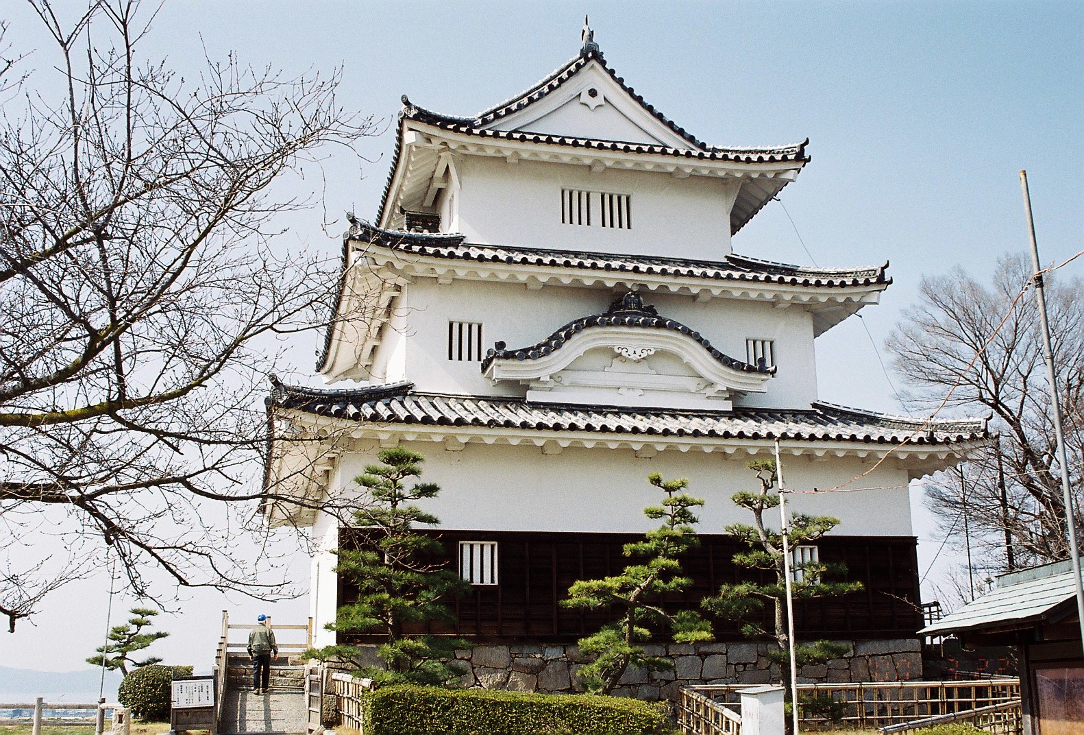 丸亀城（重要文化財）香川県丸亀市一番丁、1660年築の三重三階の独立式で層塔型天守（創建時は連立型だった）