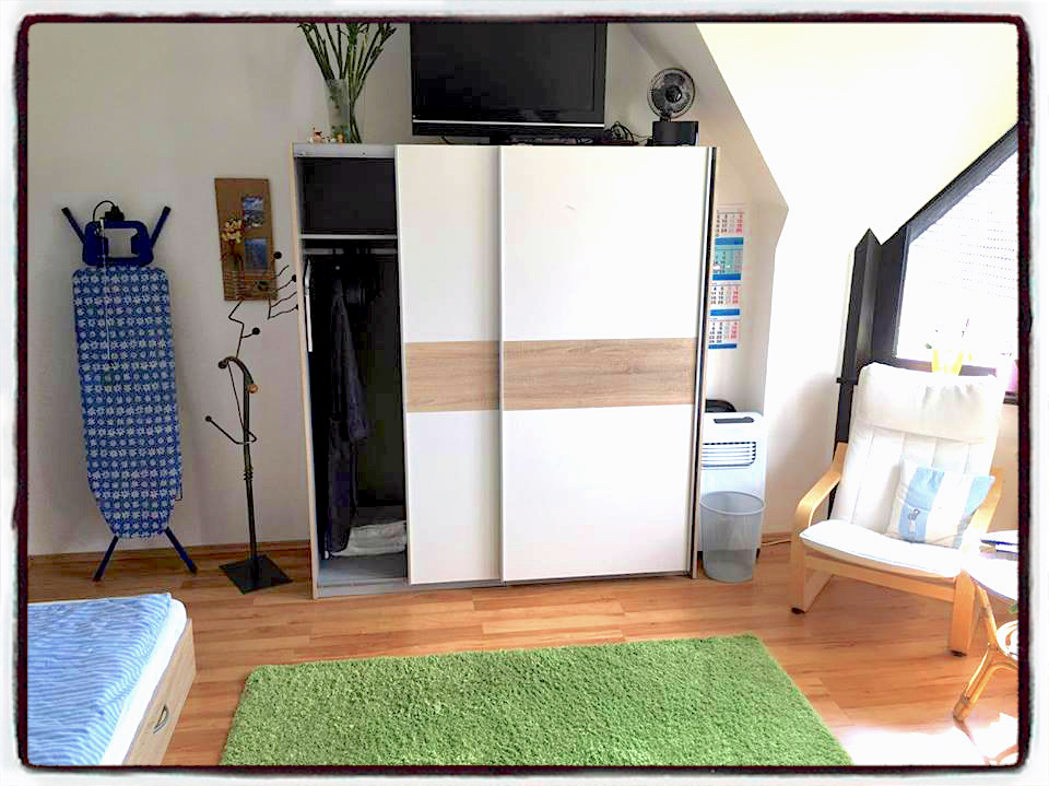 Ein großer Schiebeschrank