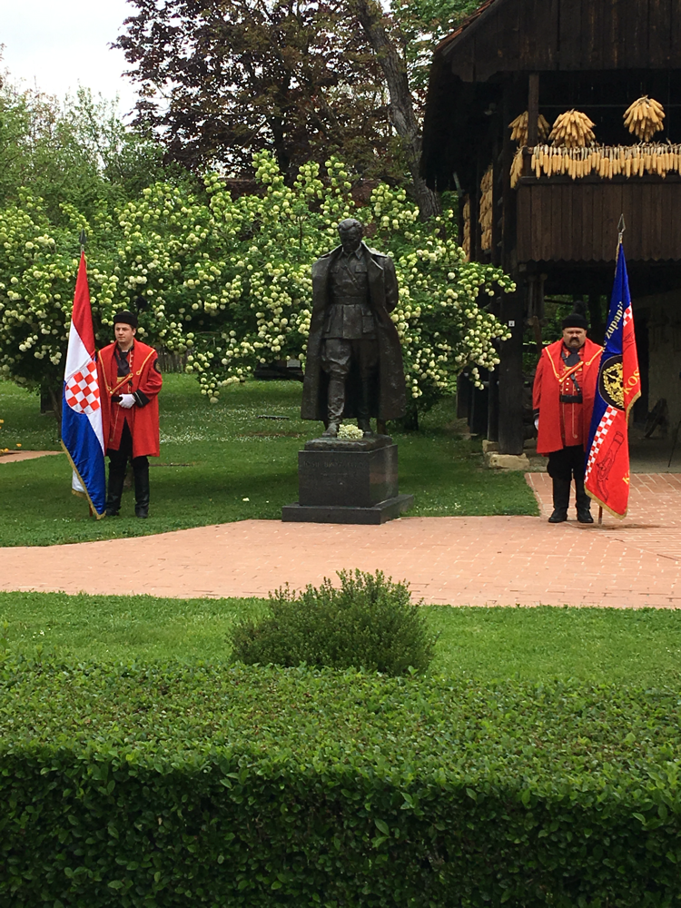 Cérémonie d'hommage au maréchal Tito