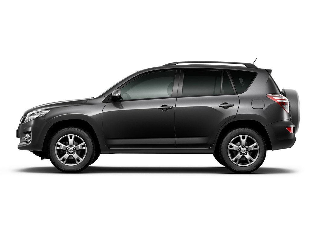2x4 RAV 4