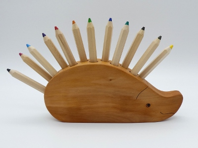 Stifthalter Igel aus Birne & 12 Buntstifte