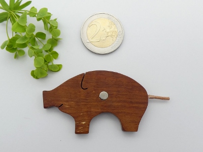 Schwein Magnet aus Birnenholz
