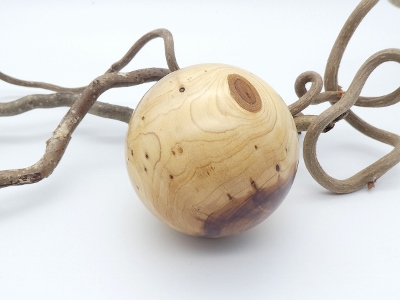 Holzkugel aus chinesichem Wacholder, 68 mm