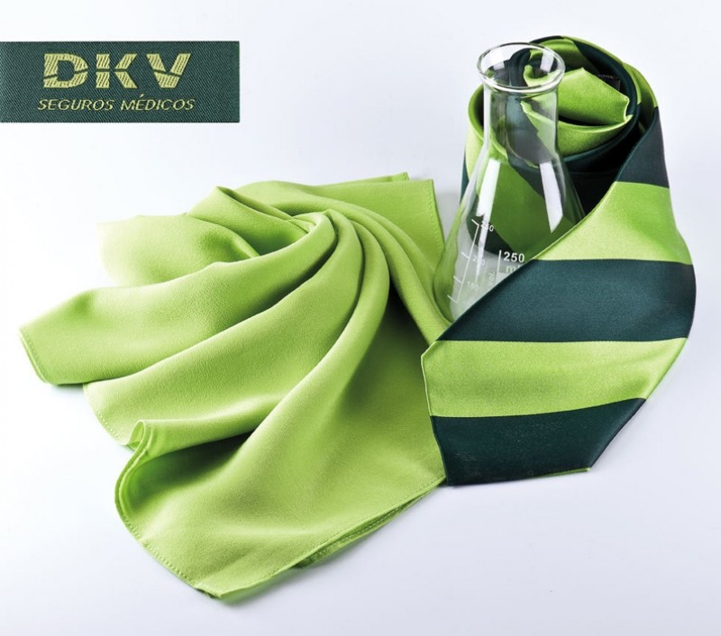DKV Versicherung, Gewebte Seidenjaquard Krawatte mit Design des Kunden und personaliestem Markenlabel