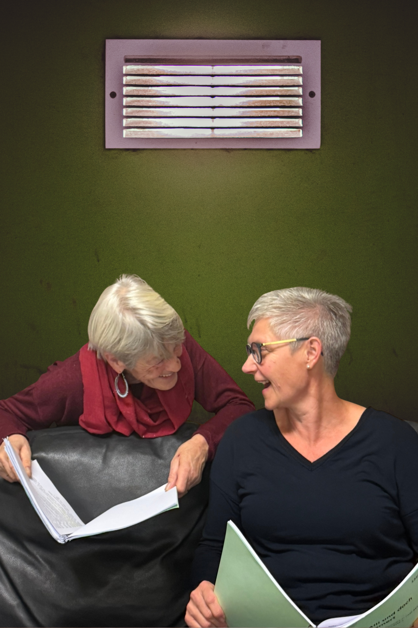 v.l Regie (Gaby Lüthi), Souffleuse (Edith Muff)