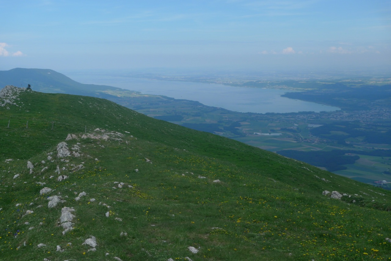 Blick vom Le Suchet zum Neuenburgersee