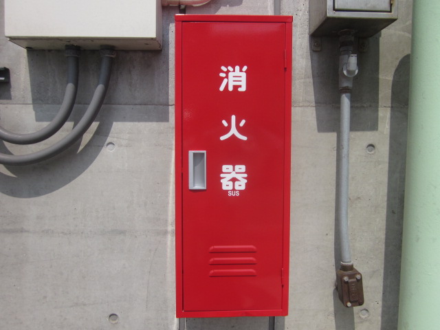 錆びた消火器格納箱の交換事例ご紹介　新潟市で見積り依頼はこちらから