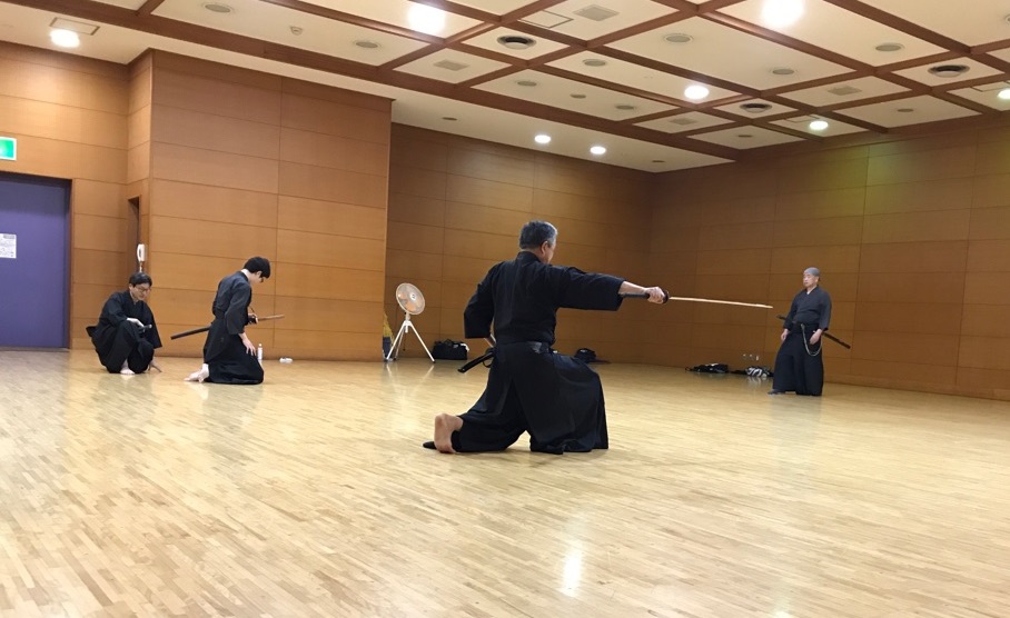 夢想神伝流居合道 - iaido-mukyukai ページ！