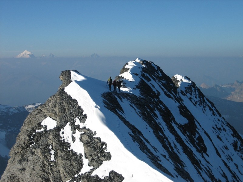 Kombinierter Grat an der Blüemlisalp-Kette.