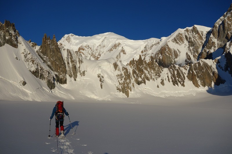 Unterwegs zur Tour Ronde. Im Hintergrund der Mont Blanc.