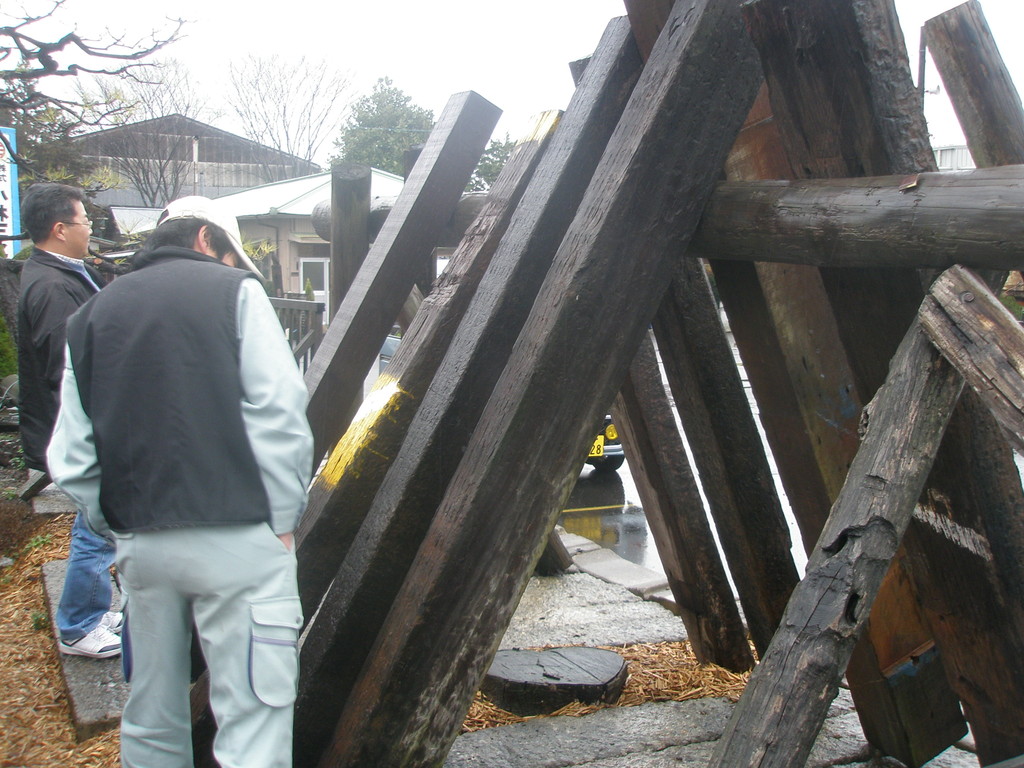 タイムカプセルモニュメント作成第一歩　枕木の買い付け