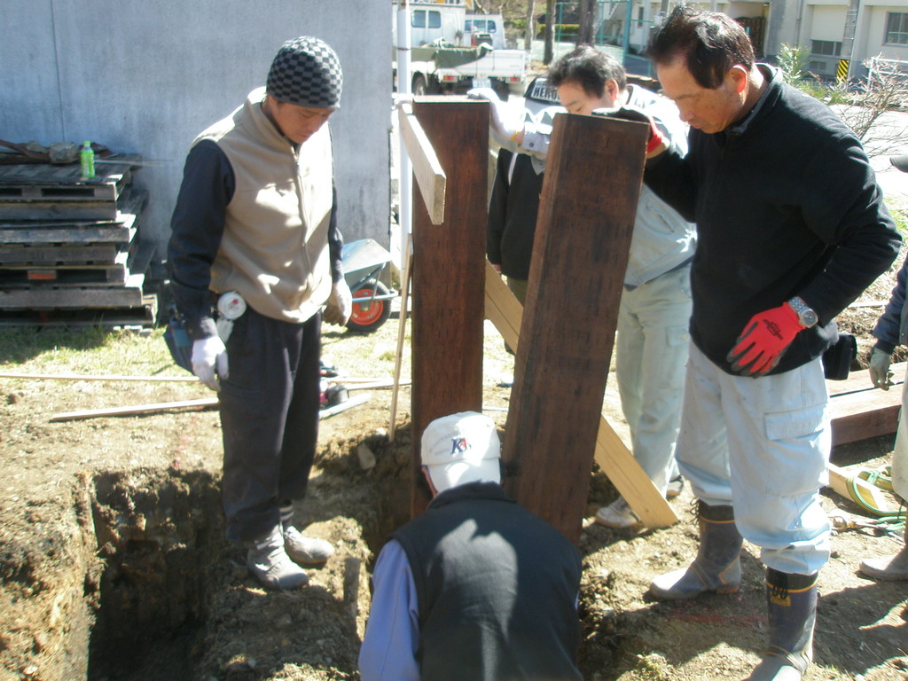 基準よりも３ｃｍ高いぞ！よっしゃもちょっと掘るべ～